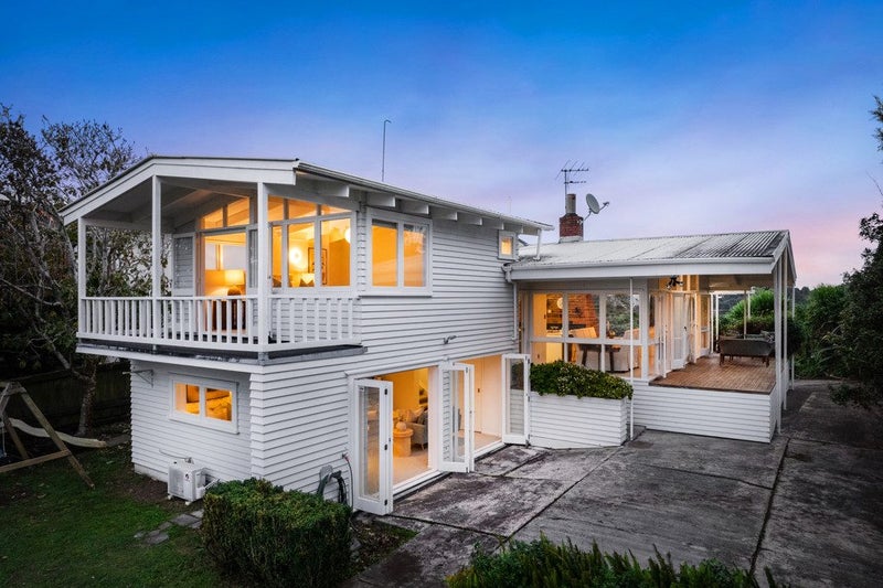 14 Arapito Road, Titirangi, Auckland - Carousel 1