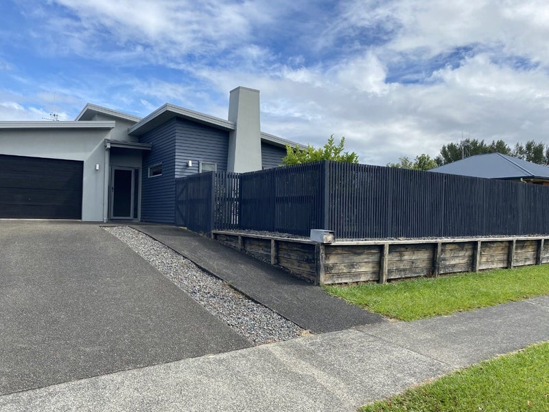 24 Malbec Place, Rototuna, Hamilton - Carousel 2