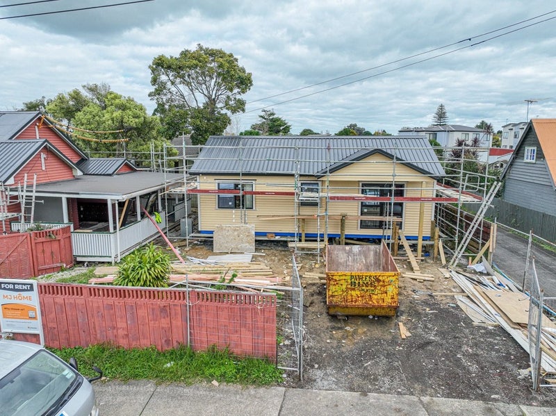 37 Rosella Road, Mangere East, Auckland - Carousel 1