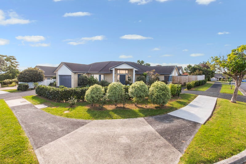 8 Moyrus Crescent, East Tamaki Heights, Auckland - Carousel 1
