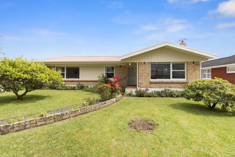 21 Scott Avenue, Hamilton East, Hamilton - Carousel 1