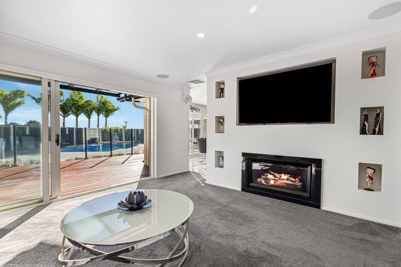 1662 State Highway 2, Te Puke - Carousel 2