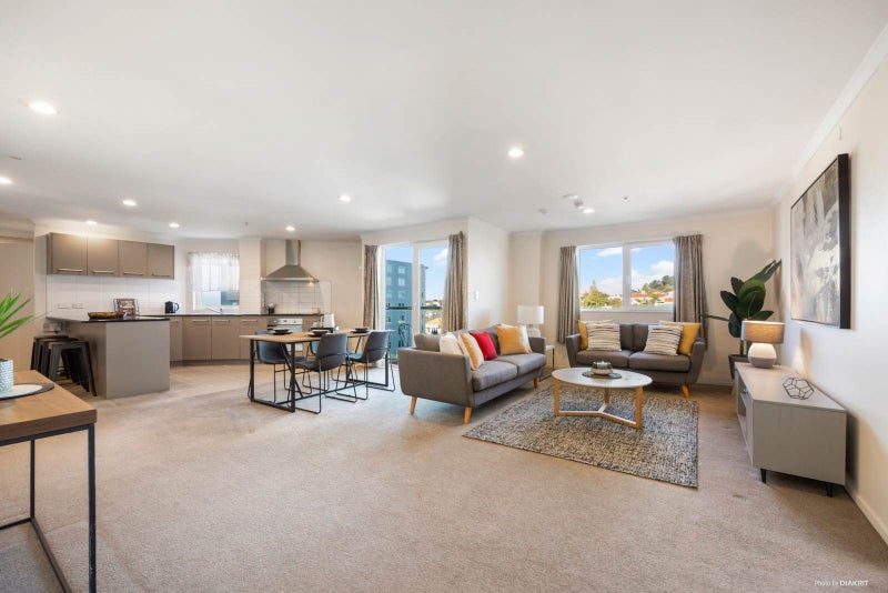 709/26 Remuera Road, Newmarket, Auckland - Carousel 1