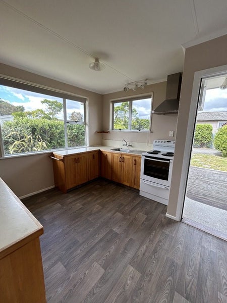 10 Cavendish Crescent, Awapuni, Palmerston North - Carousel 2