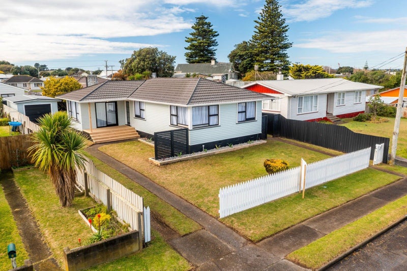 6 Omori Place, Castlecliff, Whanganui - Carousel 1