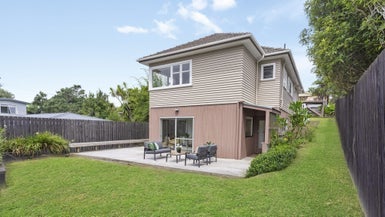 2/74 Beach Haven Road, Beach Haven, Auckland - Carousel 1