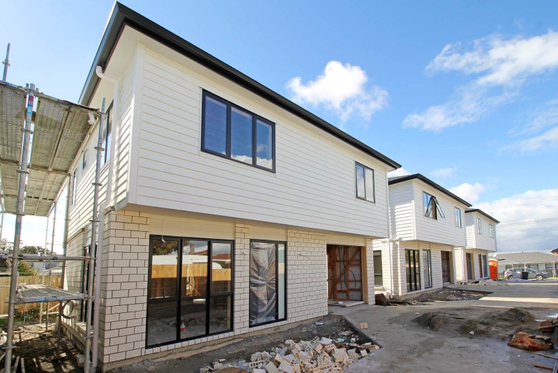 17C Kerrydale Road, Manurewa, Auckland - Carousel 1