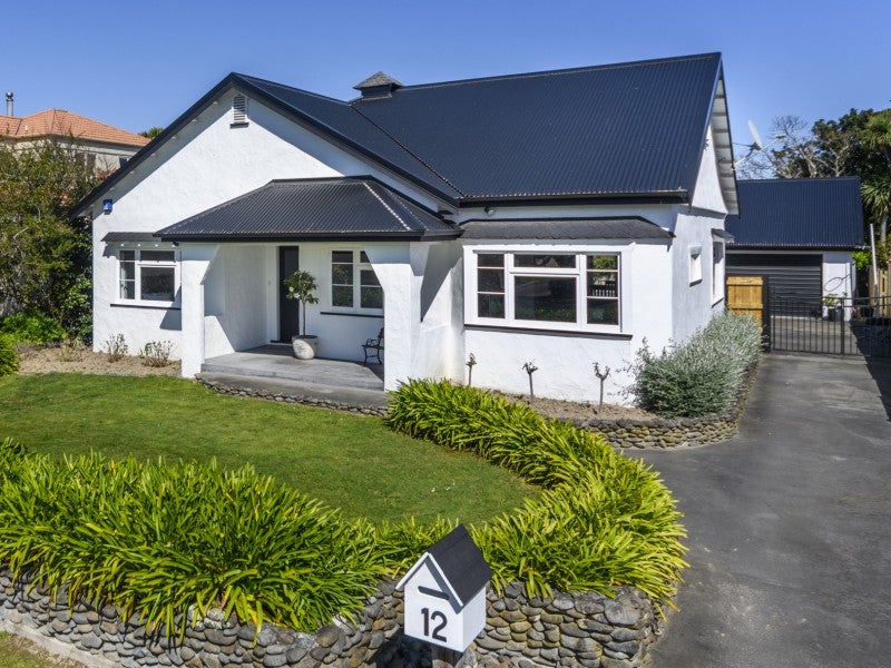 12 Phoenix Avenue, Hokowhitu, Palmerston North - Carousel 1