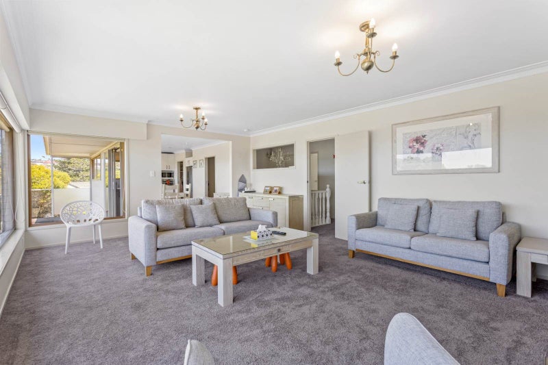 9 Sandford Street, Campbells Bay, Auckland - Carousel 2