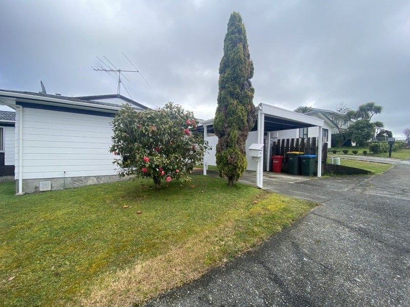 112 Leeward Drive, Whitby, Porirua - Carousel 1