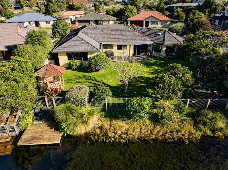 7 Lorna Irene Drive, Raumati South, Paraparaumu - Carousel 21