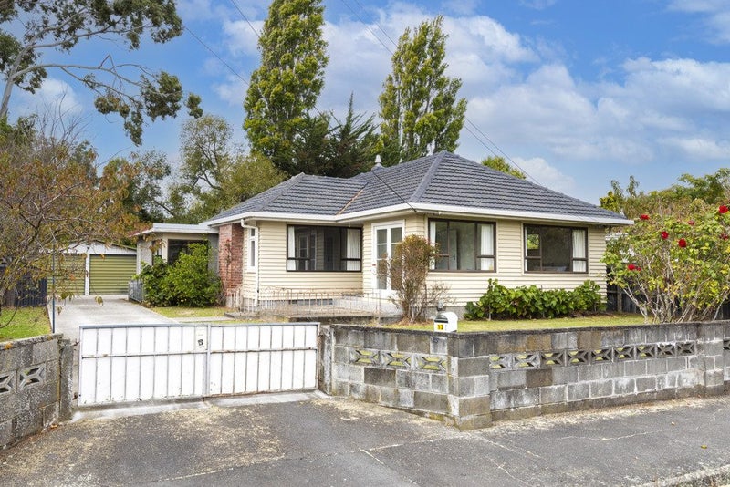 13 Bond Street, Waltham, Christchurch - Carousel 17