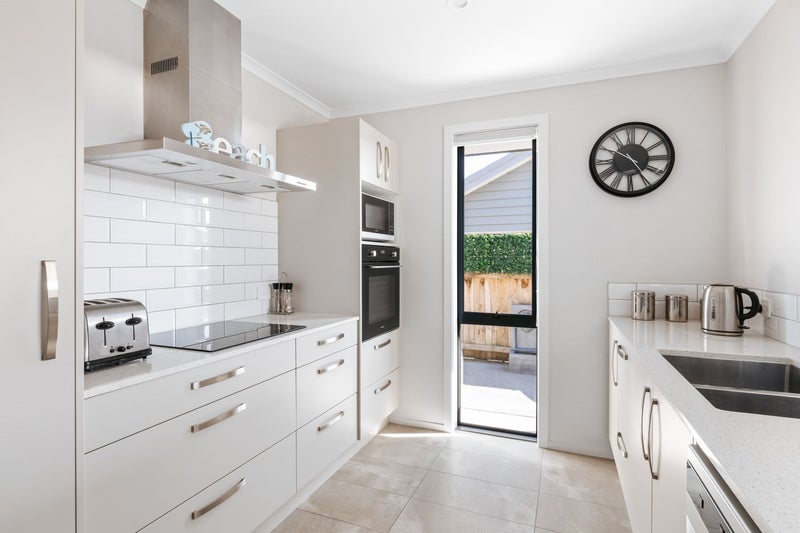 15 Richardson Road, Omokoroa - Carousel 1