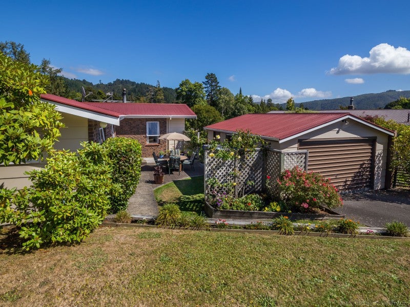 19 Avian Road, Blue Mountains, Upper Hutt - Carousel 2