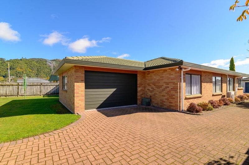 10 Ashmore Place, Fairy Springs, Rotorua - Carousel 2