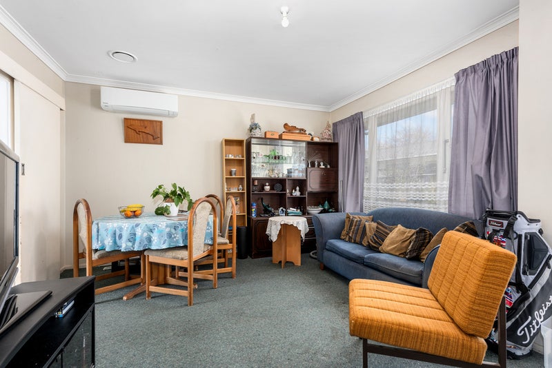2/6 Granville Street, Silverstream, Upper Hutt - Carousel 2
