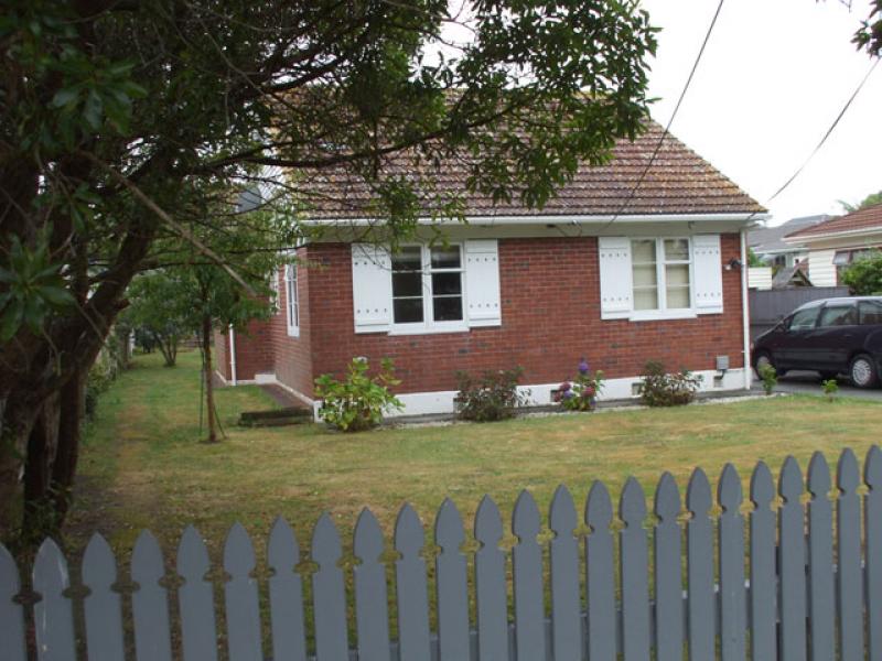 32 Allen Street, Boulcott, Lower Hutt - Carousel 1