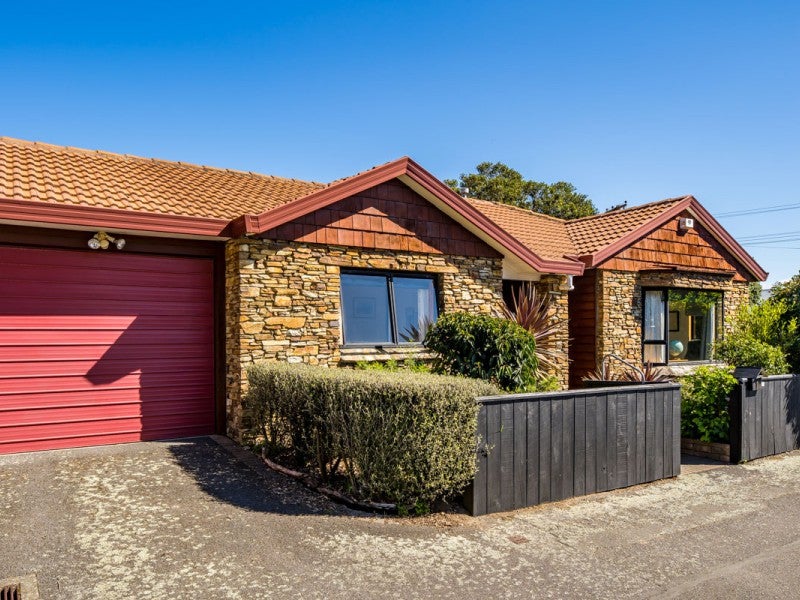 1/11 Makaro Street, Eastbourne, Lower Hutt - Carousel 1