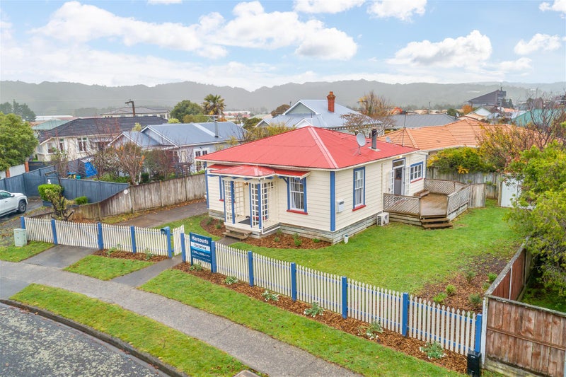 2 Phar Lap Grove, Trentham, Upper Hutt - Carousel 1