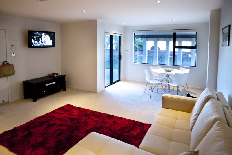 2/12 Montrose Terrace, Mairangi Bay, Auckland - Carousel 1