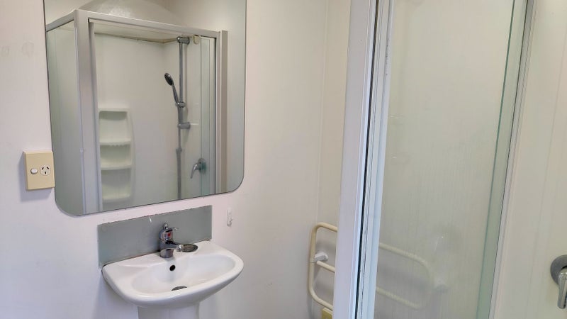 7/3 Kelvin Grove, Te Aro, Wellington - Carousel 12