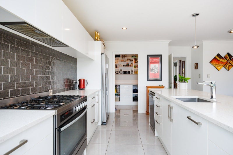 5 Morocco Terrace, Kelvin Grove, Palmerston North - Carousel 2