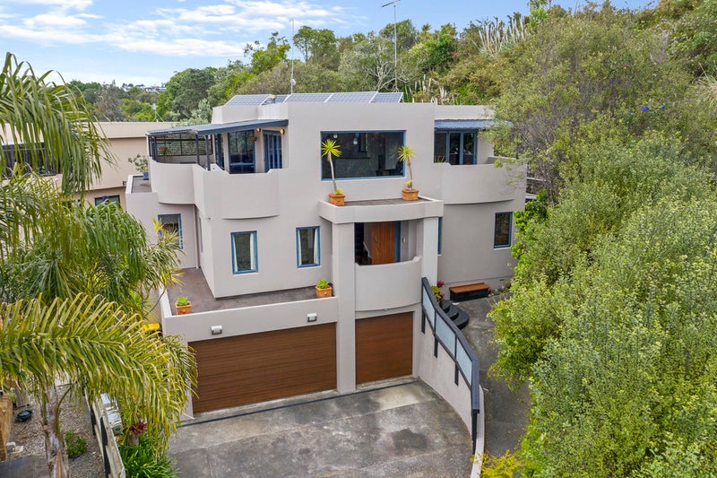 1/6 Luke Place, Eastern Beach, Auckland - Carousel 1