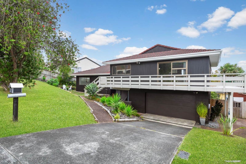 7 Montclair Rise, Browns Bay, Auckland - Carousel 1