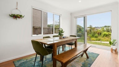 11 Purei Lane, Massey, Auckland - Carousel 1