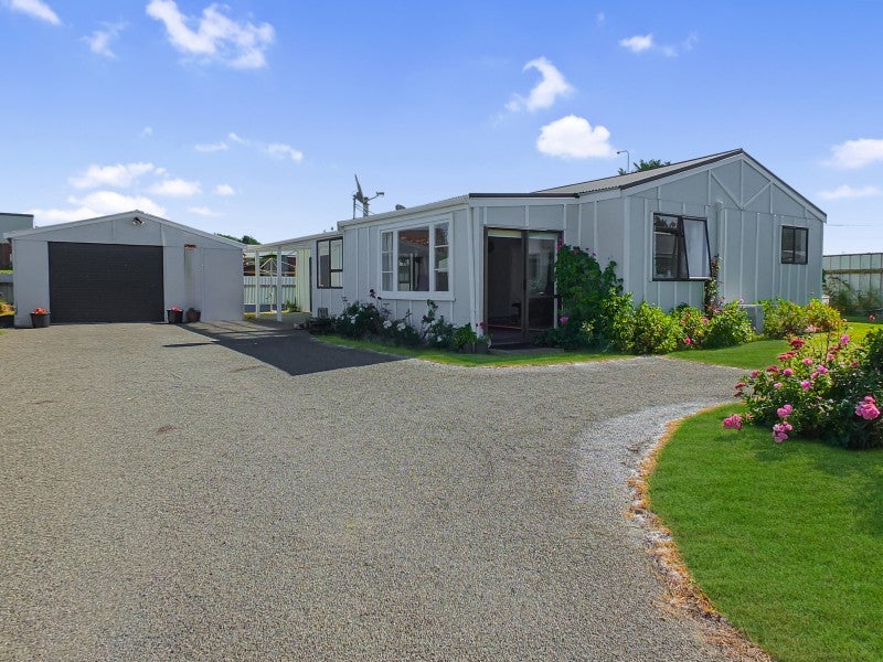 8A Holben Parade, Foxton Beach, Foxton - Carousel 1
