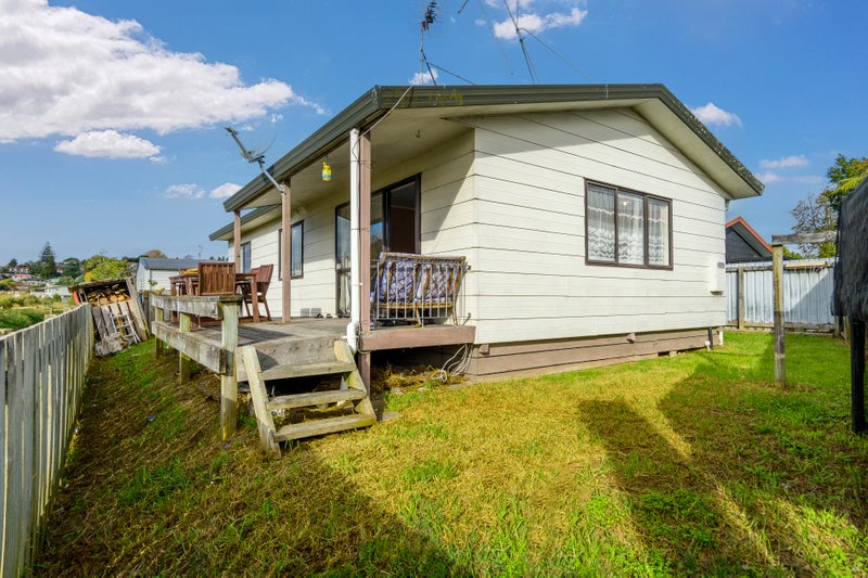 20B Solomon Street, Brookfield, Tauranga - Carousel 1