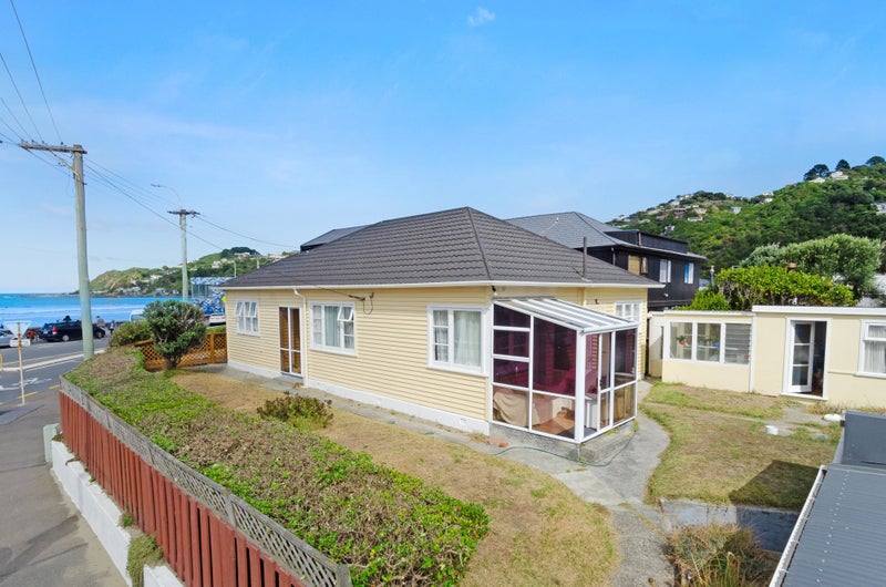 230 Onepu Road, Lyall Bay, Wellington - Carousel 1