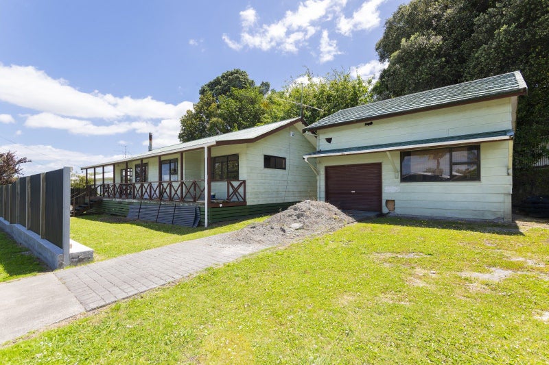 1 Gordon Street, Mangapapa, Gisborne - Carousel 2