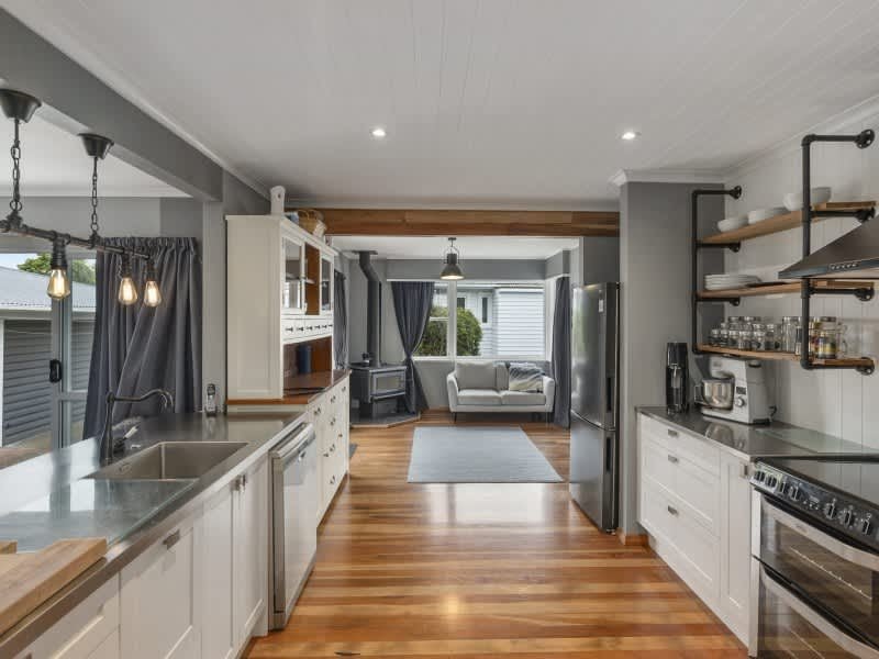 9 Erin Street, Hokowhitu, Palmerston North - Carousel 2