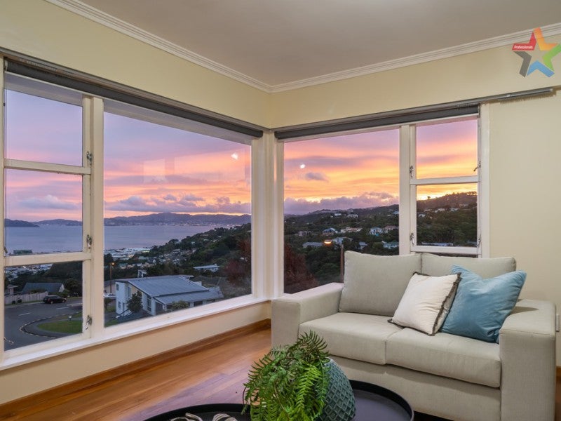 102 Dowse Drive, Maungaraki, Lower Hutt - Carousel 2