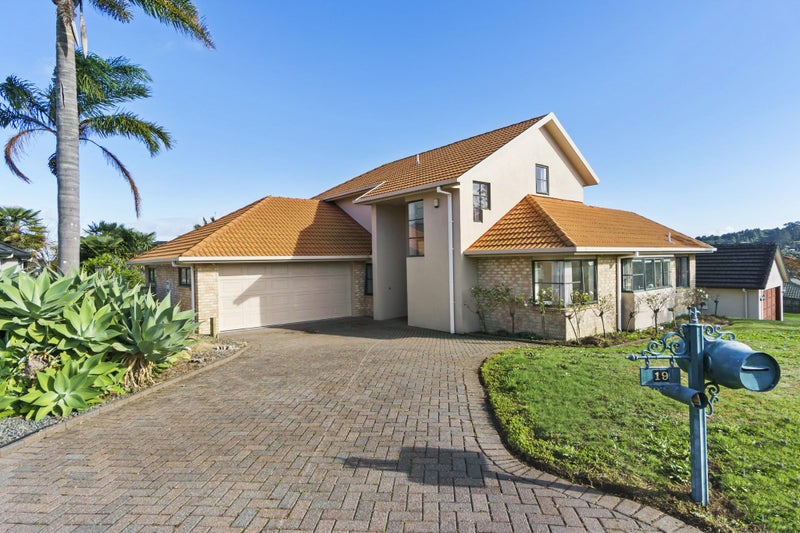 19 Manara Place, The Gardens, Auckland - Carousel 1