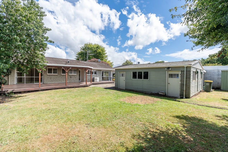 37 Alison Street, Hamilton Lake, Hamilton - Carousel 1