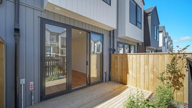 40 Waipuhinui Way, Wiri, Auckland - Carousel 1