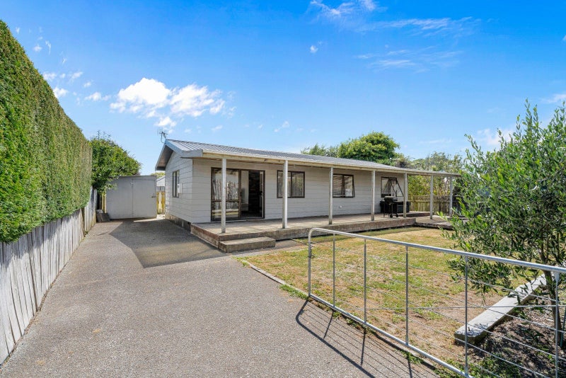 62 Atkinson Avenue, Otaki Beach, Otaki - Carousel 1