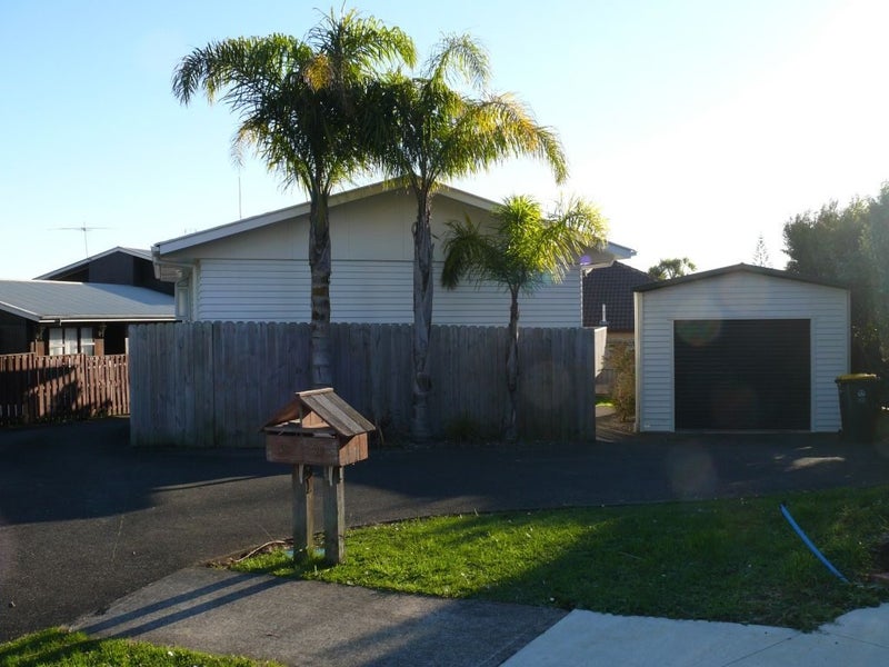 20 Edgar Pearce Place, Howick, Auckland - Carousel 1