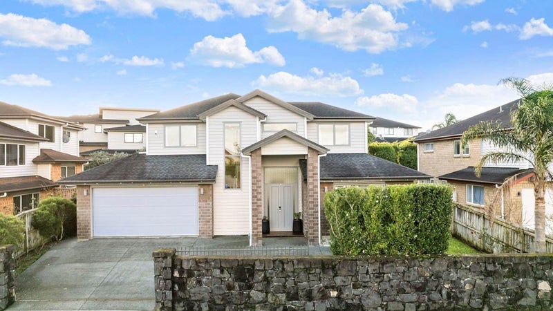 11 Irongate Avenue, Ranui, Auckland - Carousel 1