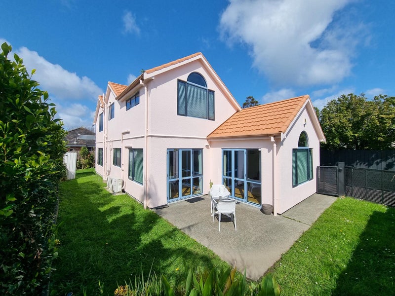 83B Old Lake Road, Narrow Neck, Auckland - Carousel 1