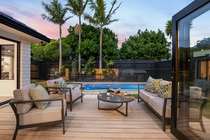 16 Mellefont Close, East Tamaki Heights, Auckland - Carousel 1