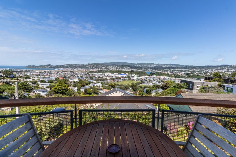 131 Seatoun Heights Road, Miramar, Wellington - Carousel 2