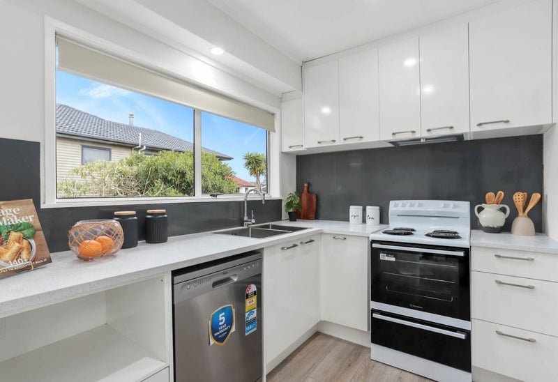 3/14 Cormack Street, Mount Roskill, Auckland - Carousel 1