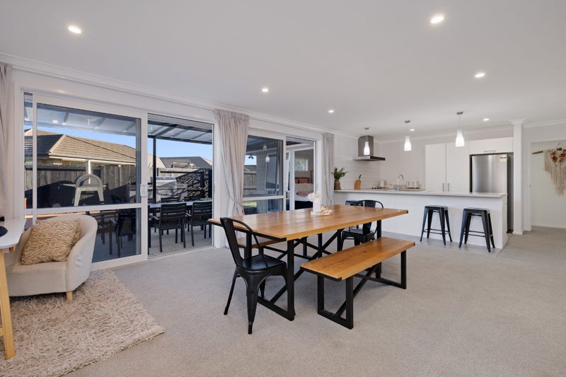 24 Te Kio Crescent, Papamoa Beach, Papamoa - Carousel 2