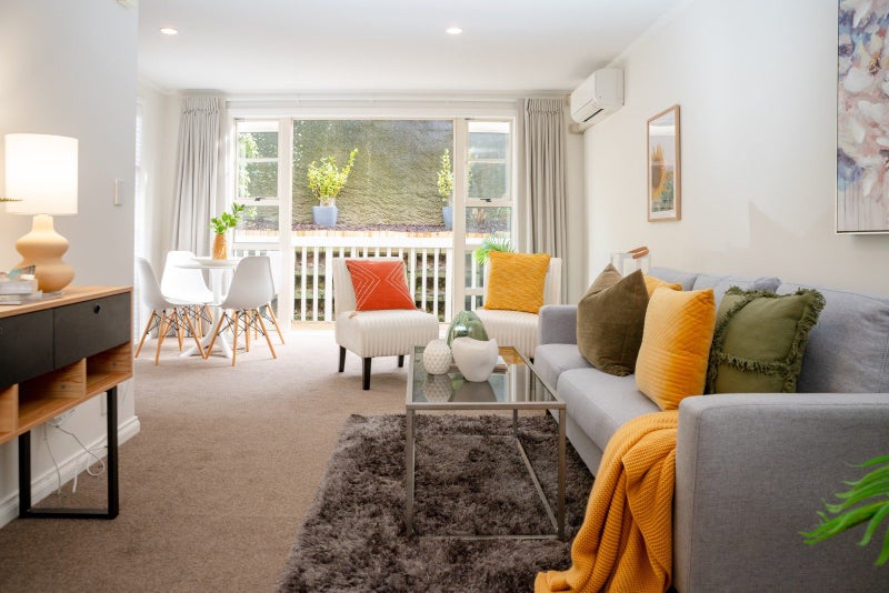 12B Glenmore Street, Thorndon, Wellington - Carousel 1