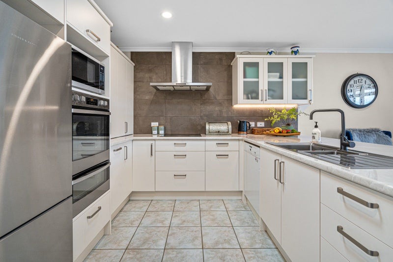 5 Mahonia Place, Pyes Pa, Tauranga - Carousel 2
