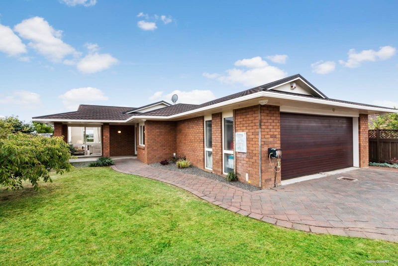 5 Crescent Hills Court, Northpark, Auckland - Carousel 1