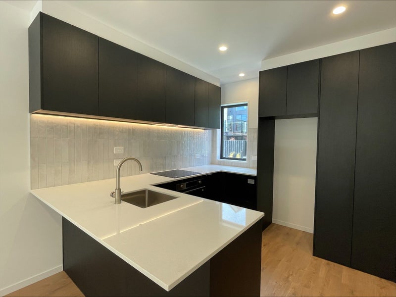 1/15 Donald Place, St Albans, Christchurch - Carousel 2